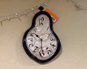 lot 204 image: Unique Clock