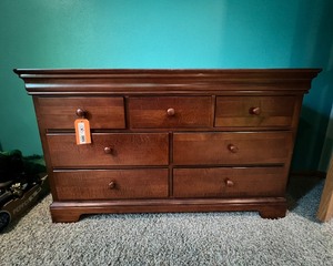 lot 211 image: Dresser
