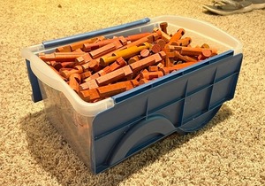 lot 332 image: Lincoln Logs