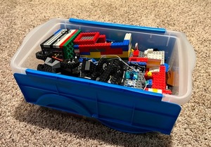 lot 333 image: Legos