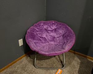 lot 254 image: Purple Chair