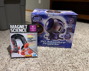 lot 323 image: Science Toys