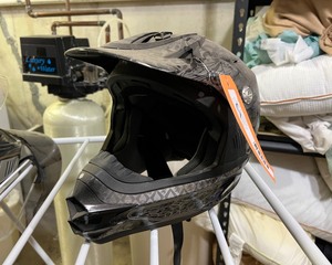 lot 187 image: Youth Helmet
