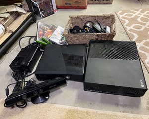 lot 260 image: Xbox Consoles