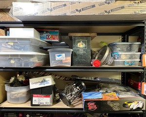 lot 259 image: Contents of 2 Shelves