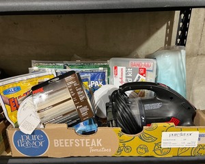 lot 413 image: Camping Supplies