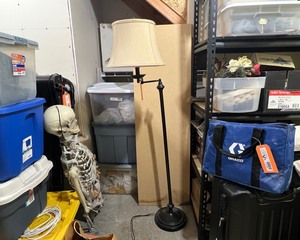 lot 418 image: Floor Lamp