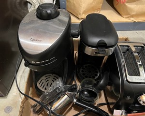lot 414 image: Small Home Appliances