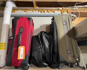 lot 290 image: Luggage