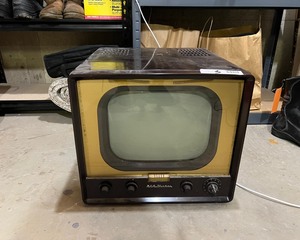 lot 282 image: 1940s RCA Victor TV