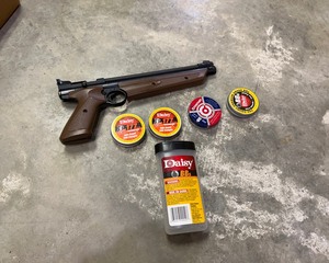 lot 60C image: Pistol Style Pellet Gun