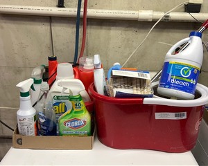 lot 382 image: Household Cleaners