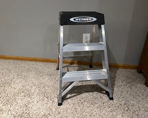 lot 262 image: 2 Step Ladder