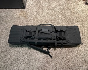 lot 60G image: Weapons Bag