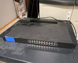 lot 220E image: Linksys 24 Port Ethernet Switch