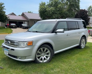 lot 1 image: 2012 Ford Flex Limited SUV