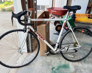 lot 89 image: White Bicycle