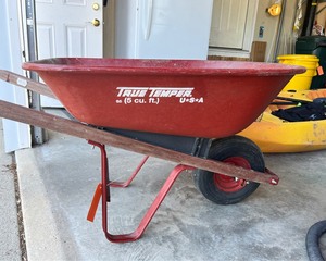 lot 90 image: True Temper Wheel Barrow