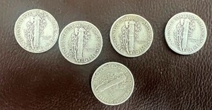 lot 24 image: LOT OF 5 SILVER MERCURY DIMES