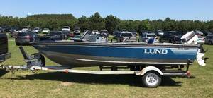 lot 2 image: 1988 Lund 1600 Fury 16 Boat w Trailer
