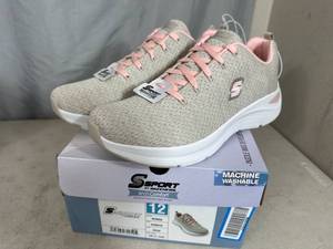 lot 67 image: New Skechers Arch Comfort Shoes - Size 12