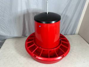 lot 74 image: New Large Chicken Feeder