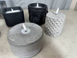 lot 78 image: Assorted Flameless Candles