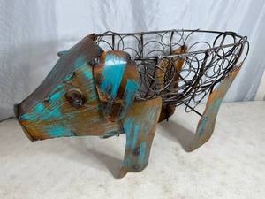 lot 117 image: New Recycled Metal Pig Planter