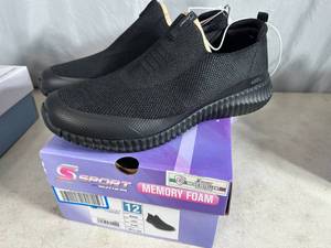 lot 135 image: New Skechers Memory Foam Shoes - Size 12