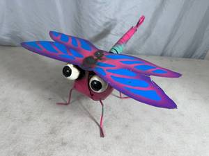 lot 138 image: Recycled Metal Dragonfly