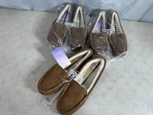 lot 142 image: 3 New Pairs of Leather Moccasin Slippers