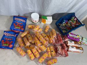 lot 151 image: Twinkies, Zingers, Candy, Snacks, Etc