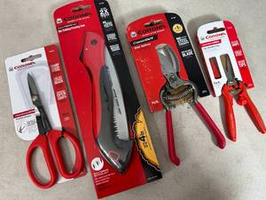 lot 153 image: 4 New Corona Plant  Tree Trimming Tools