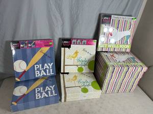 lot 186 image: 14 New Personalized Canvas Decorations