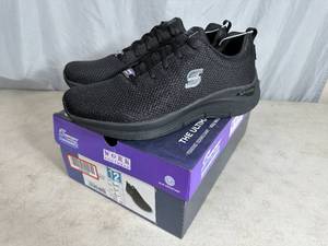 lot 187 image: New Skechers Work Footwear - Size 12
