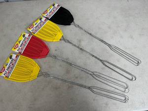 lot 192 image: 8 New Fly Swatters