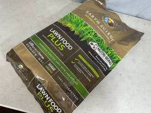 lot 16 image: New 20 lb Bag of Lawn Food Plus
