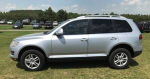 lot 3 image: 2008 Volkswagen Touareg 2 AWD
