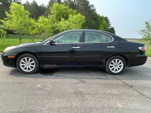 lot 5Z image: 2004 Lexus ES 330 - 2 OWNERS