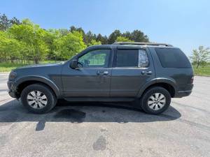 lot 6G image: 2010 Ford Explorer XLT - 4X4