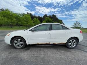 lot 4 image: 2008 Pontiac G6 GT