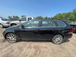 lot 12 image: 2010 Volkswagen Jetta Sportwagen TDI - 2 OWNERS - MANUAL