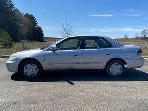lot 20 image: 2002 Honda Accord LX