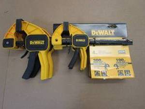 lot 45 image: DEWALT Medium and Large Trigger Clamp (4 Pack) (NEW)