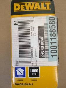 lot 70 image: DEWALT DWCS1512-1 - 1-12 in. x 15.5-Gauge Glue Collated Flooring Staples (1,000 per Box) - SOLD AS IS
