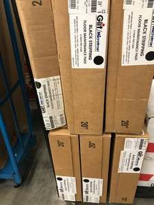 lot 7 image: 6 BOXES, GLIT MICROTRON BLACK STRIPPING FLOOR MAINTENANCE PADS