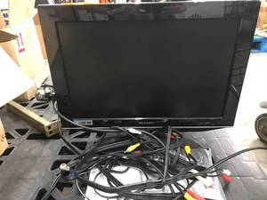 lot 19 image: USED, SHARP LC-19DV24U TV