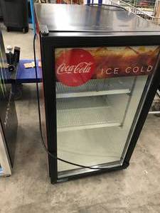 lot 27 image: COCA-COLA DRINK COOLER