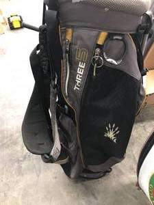 lot 90 image: USED GOLF CLUB BAG