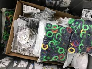 lot 117 image: LARGE TOTE OF BLANK KEYS AND KEY ACCESSORIES